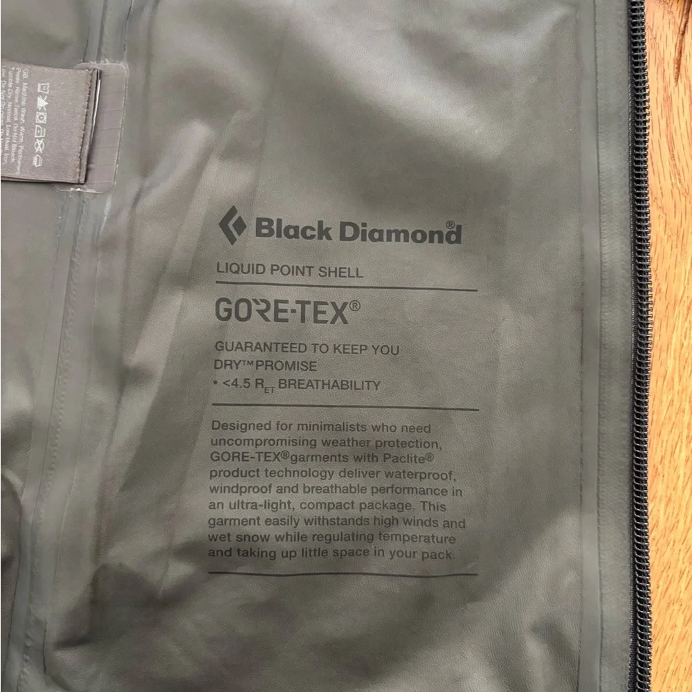 Excellent condition Liquid Point Goretex Waterproof Shell - Picture 3 of 6